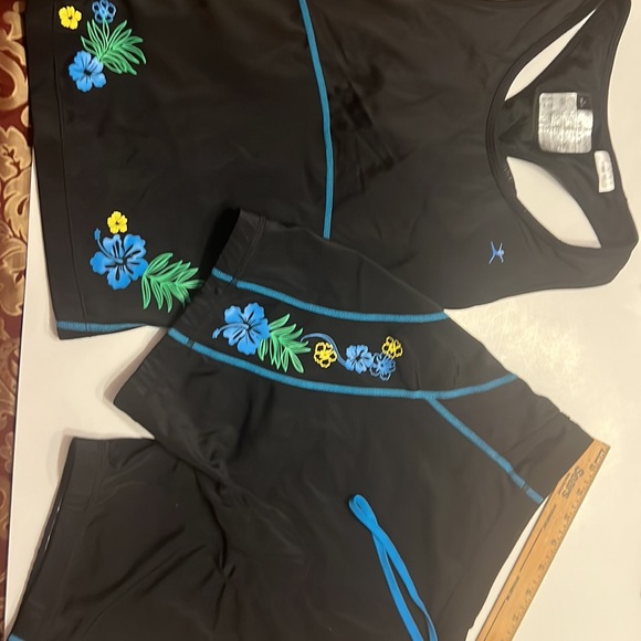 Danskin tech elements, size Lg racer top and size medium bike shorts preowned - Picture 2 of 11